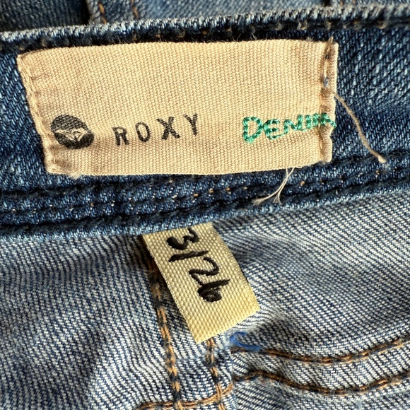 Super Cute Roxy Y2K Mini Denim Lace Front Shorts - Picture 7 of 9